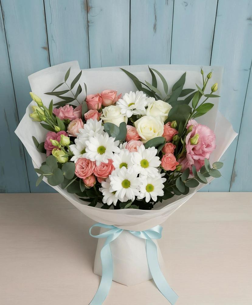 Букет цветов из: Розы, Лизиантусы и Хризантемы в Варениковском