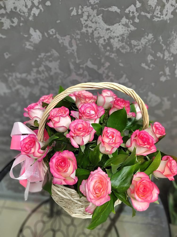 Цветочная композиция из Розы в корзине в Варениковском