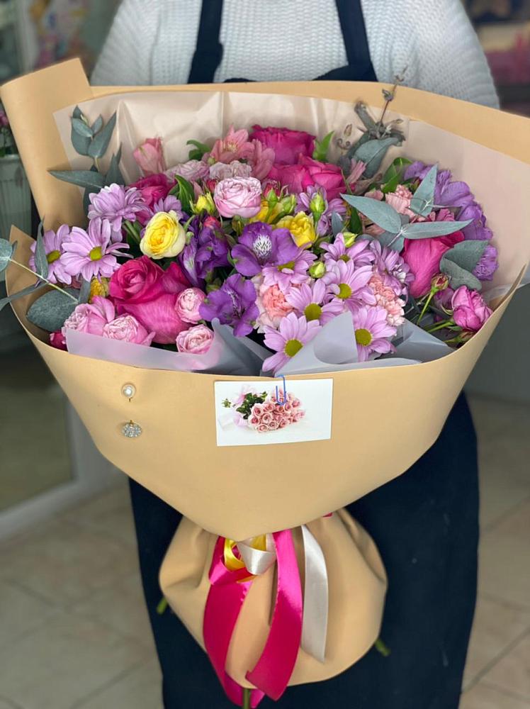 Букет цветов из: Хризантемы, Гвоздики и Альстромерии в Варениковском