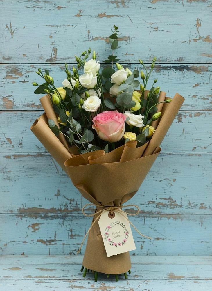 Букет цветов из: Розы и Лизиантусы в Варениковском