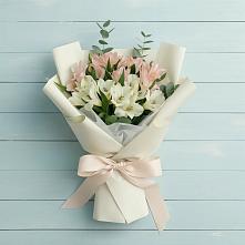 Букет цветов из:  Альстромерии в Варениковском