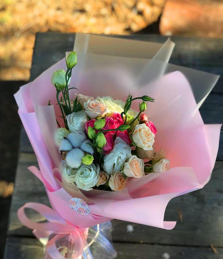 Букет цветов из: Розы и Лизиантусы в Варениковском