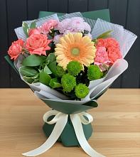 Букет цветов из:  Гвоздики, Розы, Герберы и Хризантемы #REPLACE_PRED# Варениковском