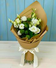 Букет цветов из:  Хризантемы и Лизиантусы в Варениковском