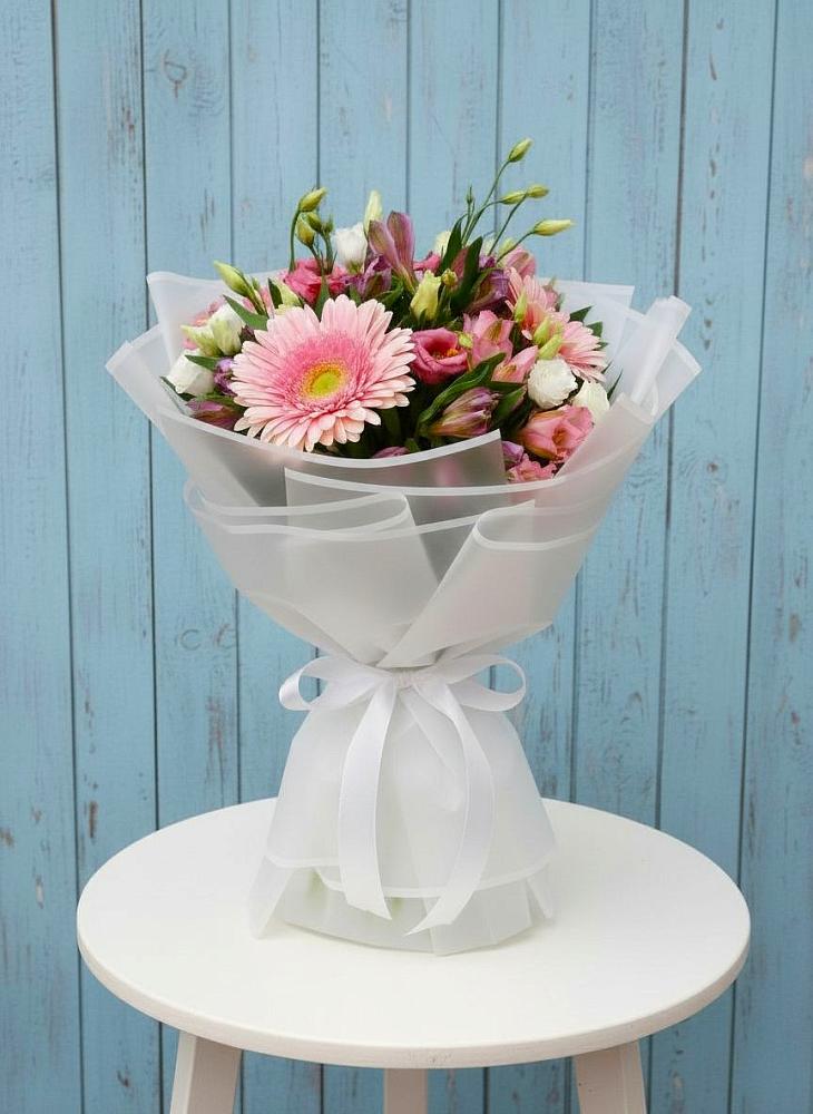 Букет цветов из: Герберы, Альстромерии и Лизиантусы в Варениковском