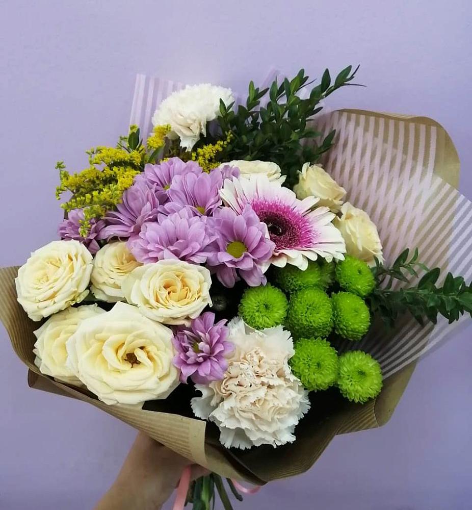 Букет цветов из: Хризантемы, Розы, Гвоздики и Герберы в Варениковском