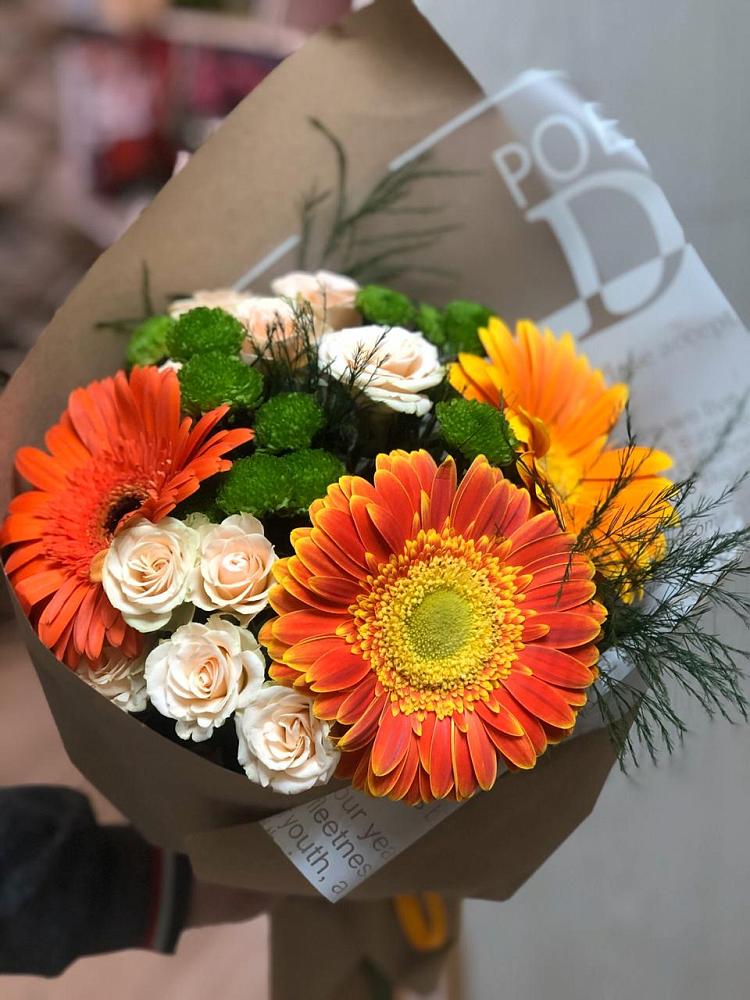 Букет цветов из: Герберы, Хризантемы и Розы в Варениковском