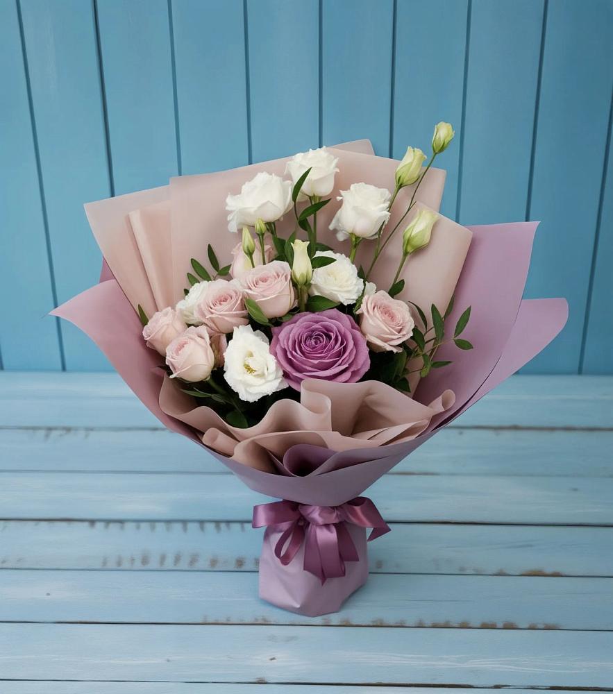 Букет цветов из: Розы и Лизиантусы в Варениковском